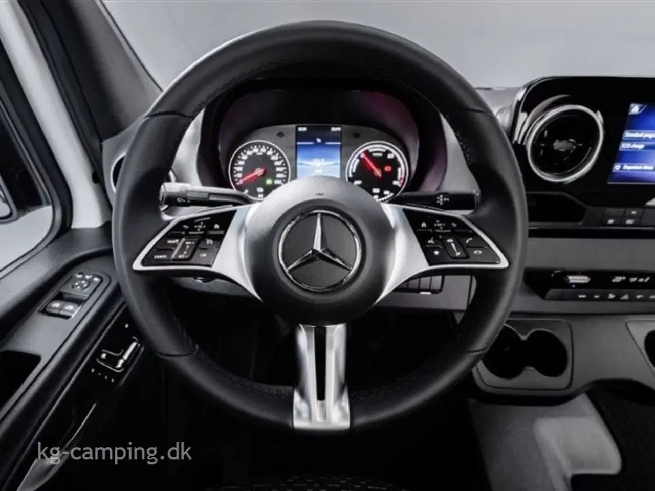 Billede 5 - 2026 - Adria Supertwin MB 600 SPB   NYHED i Danmark ADRIA SUPERTWIN MB 600 SPB på Mercedes chassis - hjemtages på bestilling.