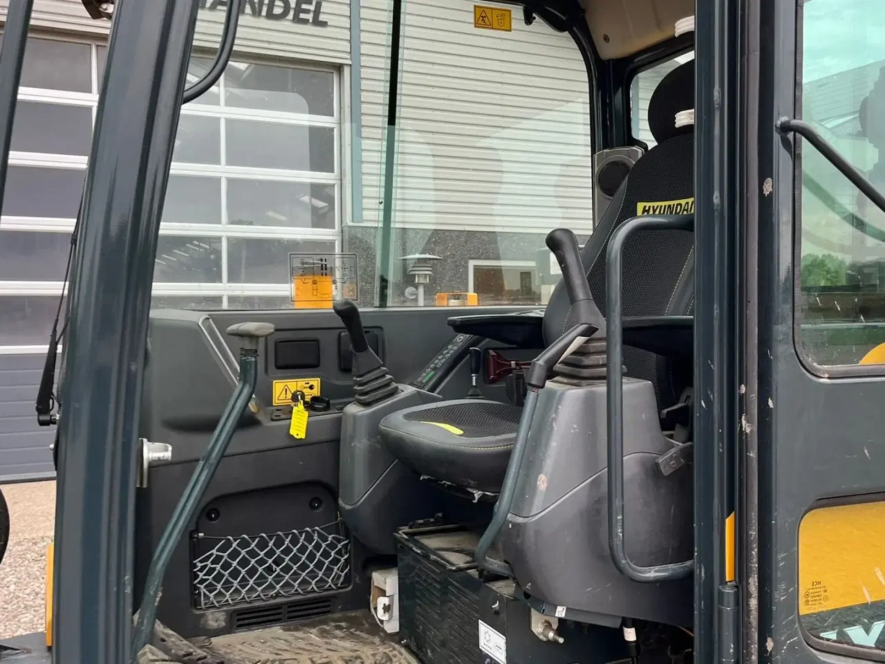 Billede 16 - Hyundai HX55 Med Hydrema skifte og centralsmørring og grab-klo på. Udlejes, også med forkøbsret.