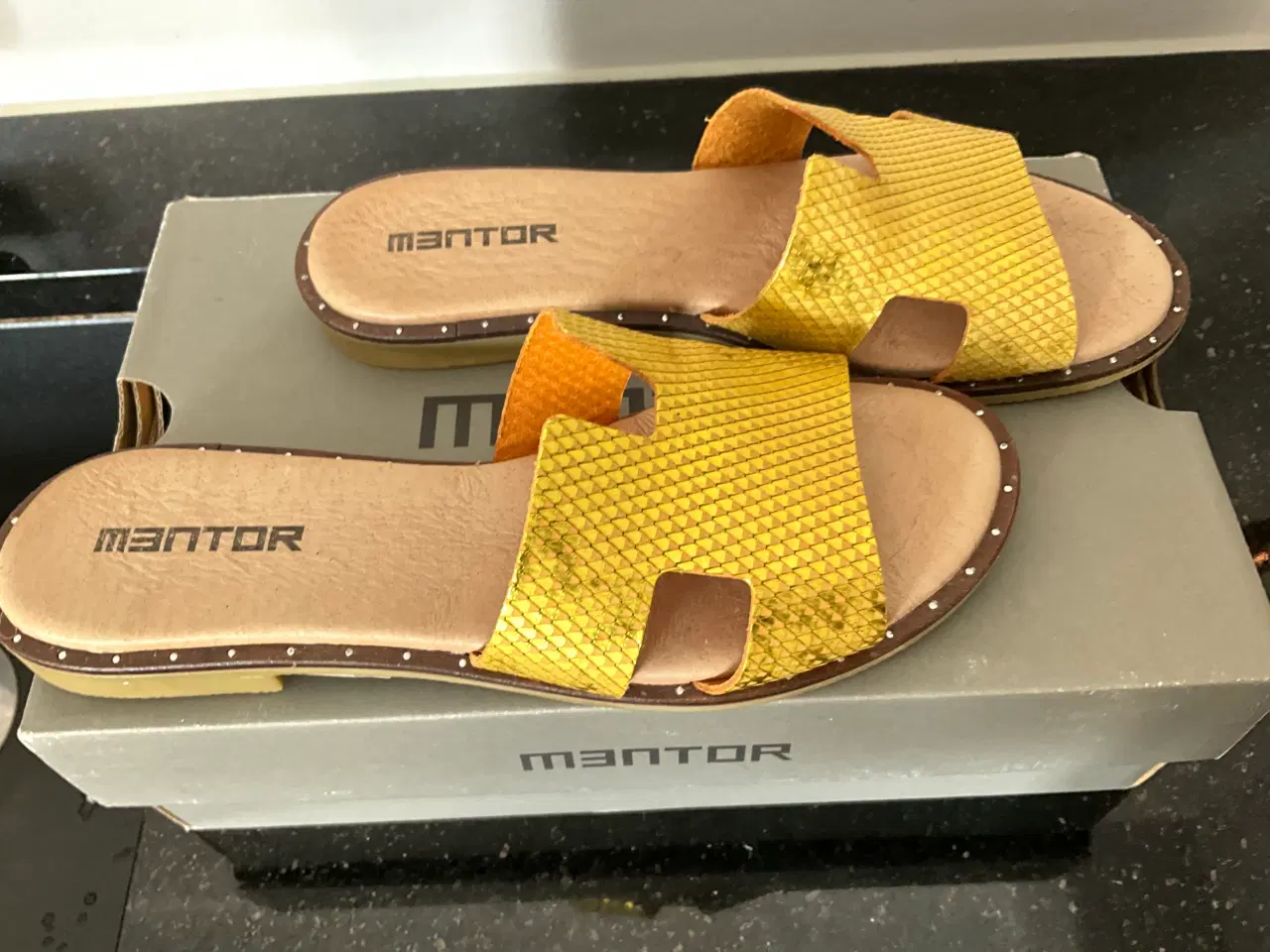 Billede 1 - Mentor sandal str. 38