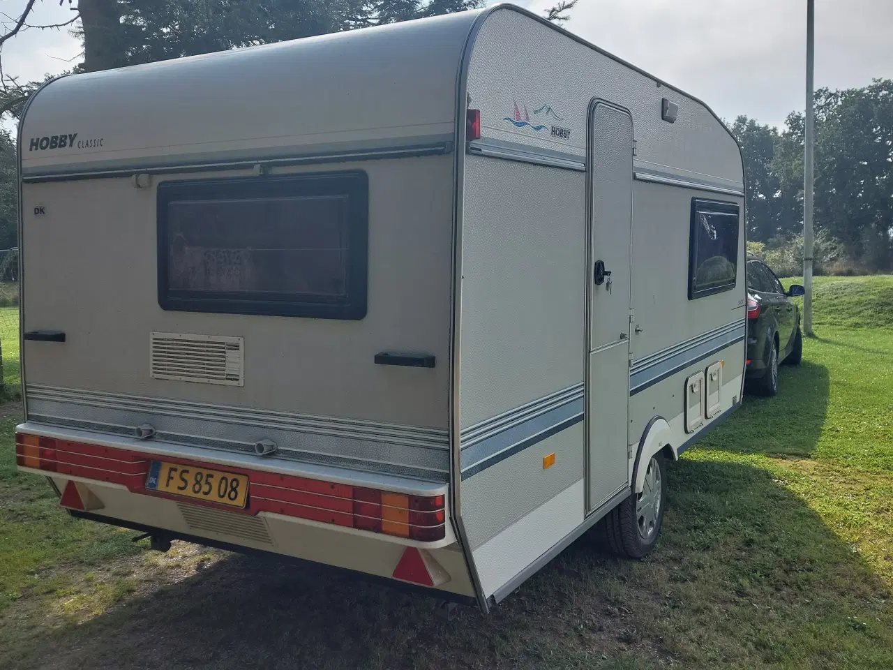 Billede 2 - Hobby 425 - lille let campingvogn