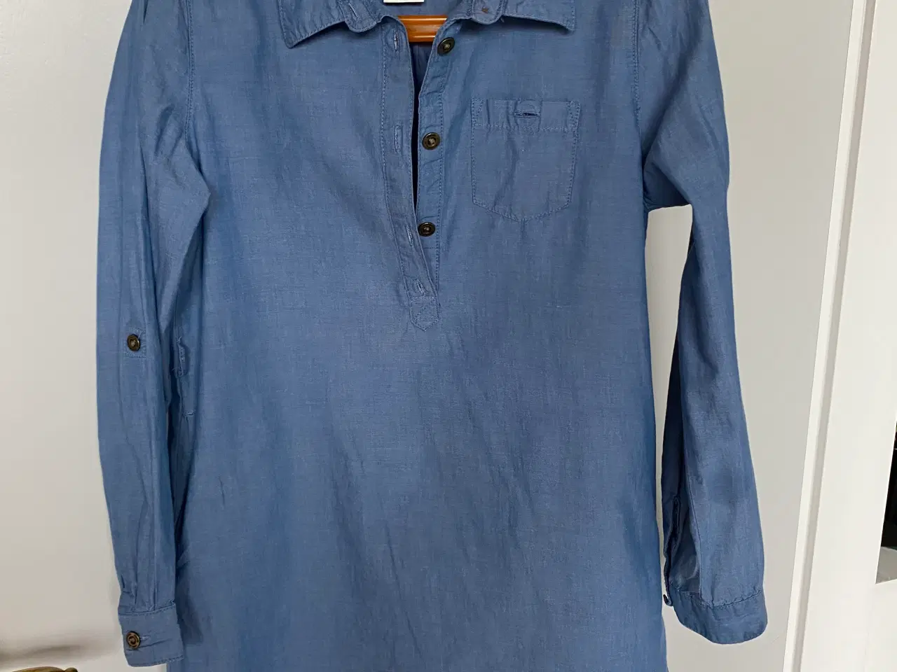 Billede 11 - Stribede jeans med god vide str. 134. Tshirt mm