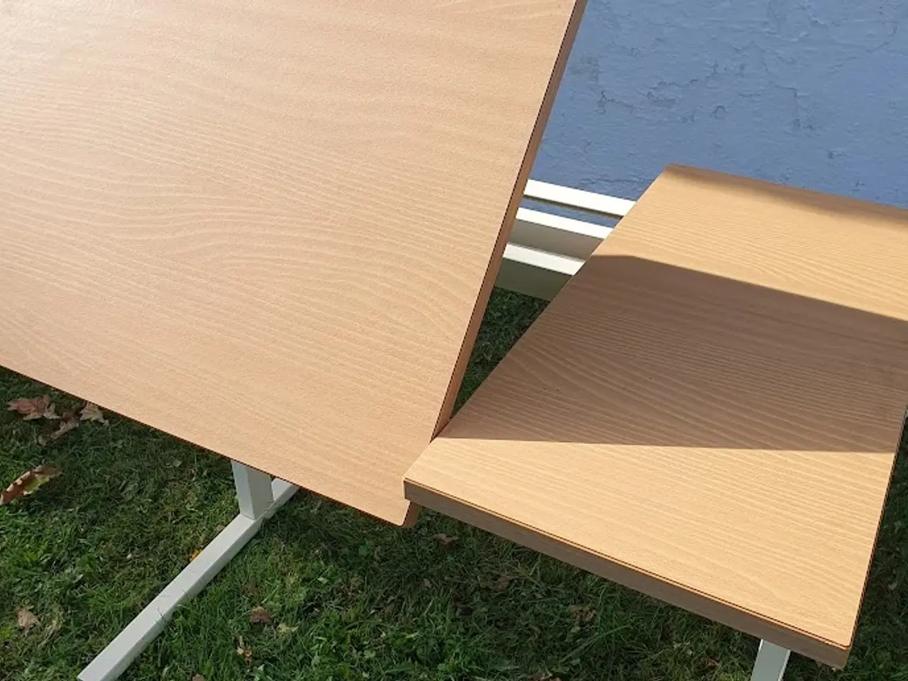 Billede 3 - Højdeindstillelig skrivebord med vippeplade