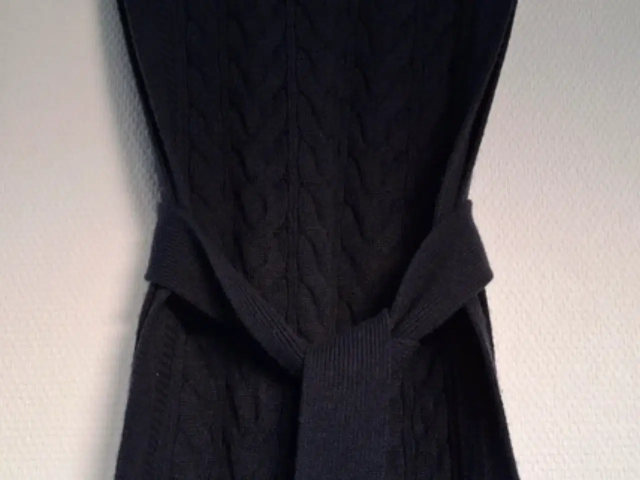 Billede 6 - Cos marineblå wool strik vest m bælte