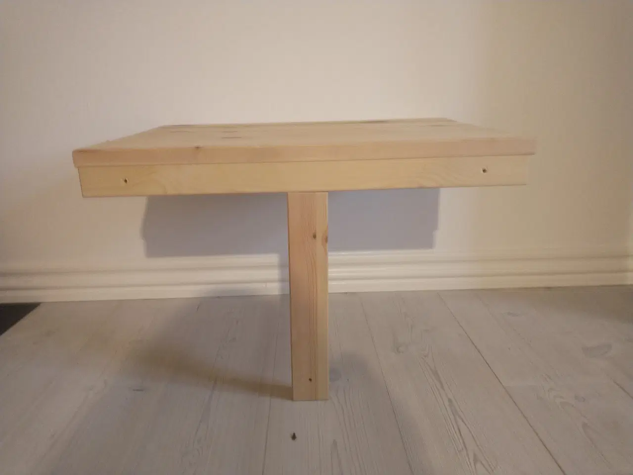 Billede 1 - Ophængt klapsammen bord