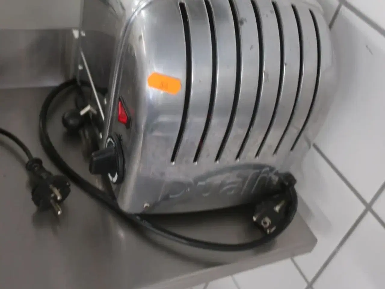 Billede 2 - Brødrister, 2 stk. vægte samt blender