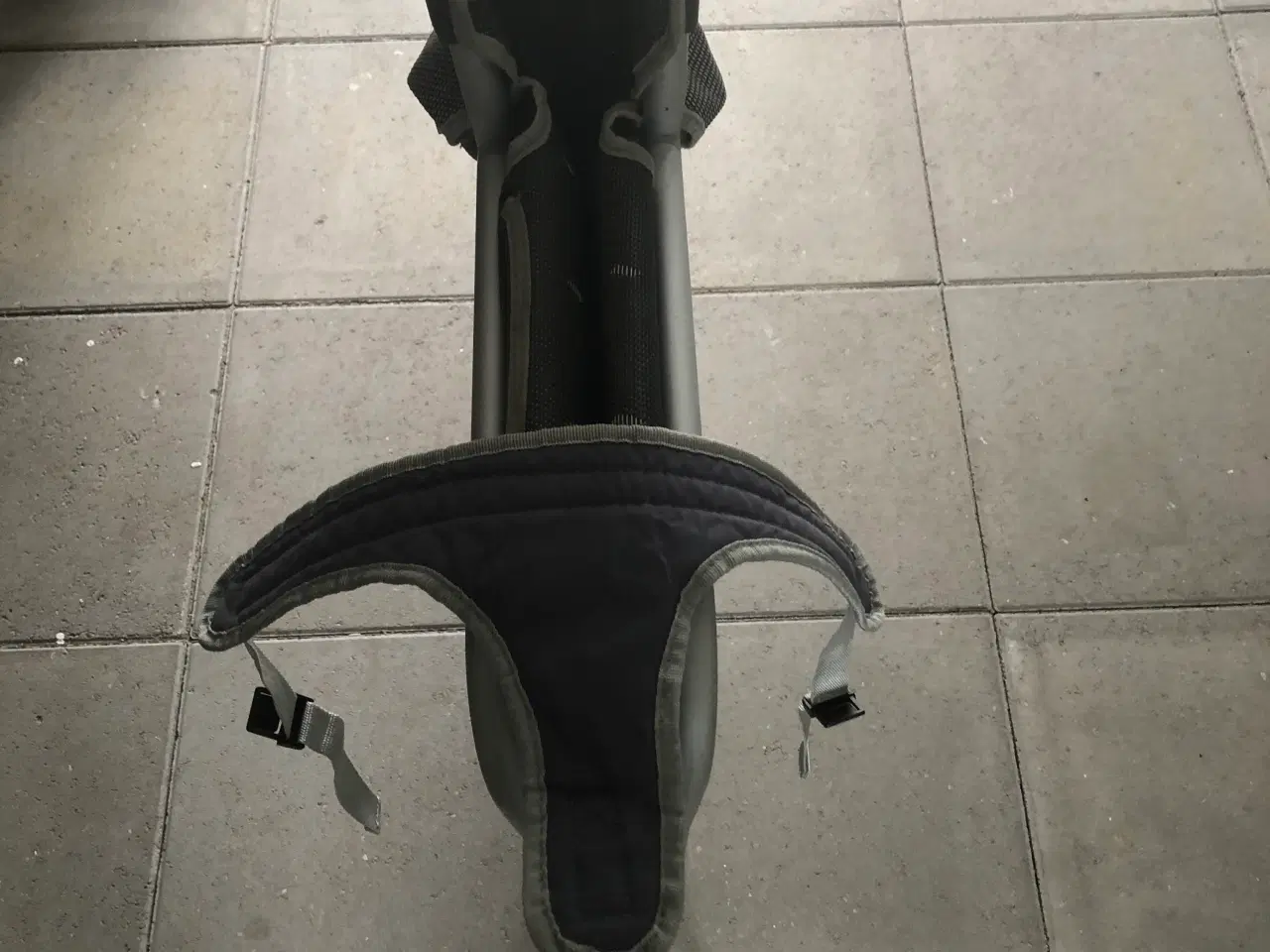 Billede 6 - Højstol. Klapsammenlig. God til camping.