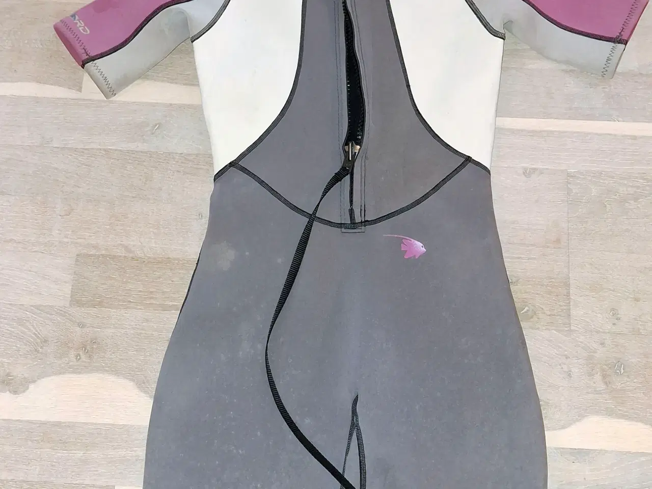 Billede 2 - Shorty med korte ærmer og ben