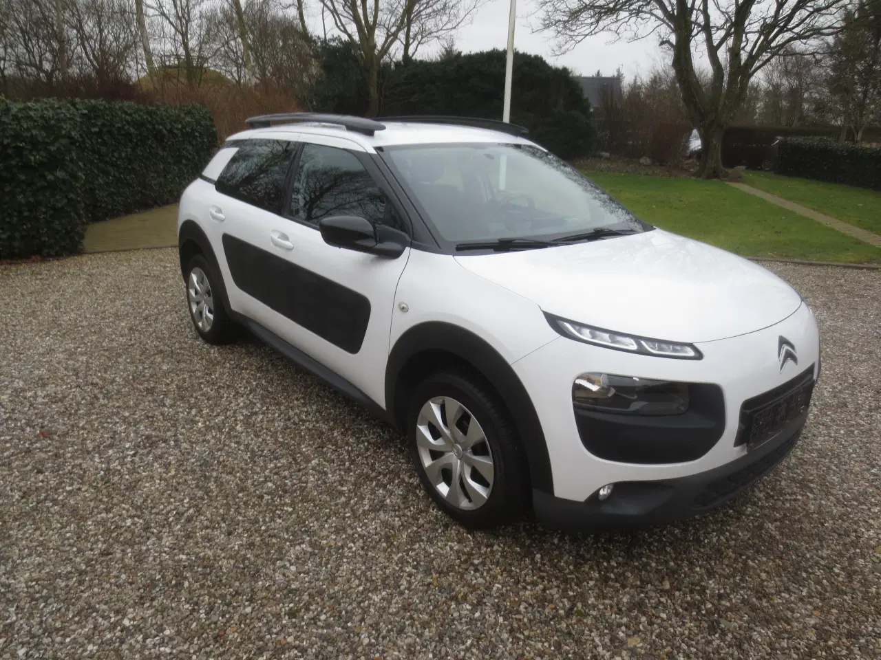 Billede 3 - Citroen C4 Cactus 1.2 i Km 144. År 2015. Nysynet.