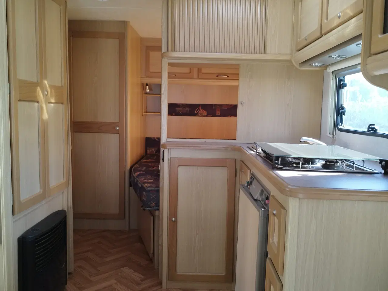 Billede 3 - Sprite Super 490 campingvogn med alt i udstyr!