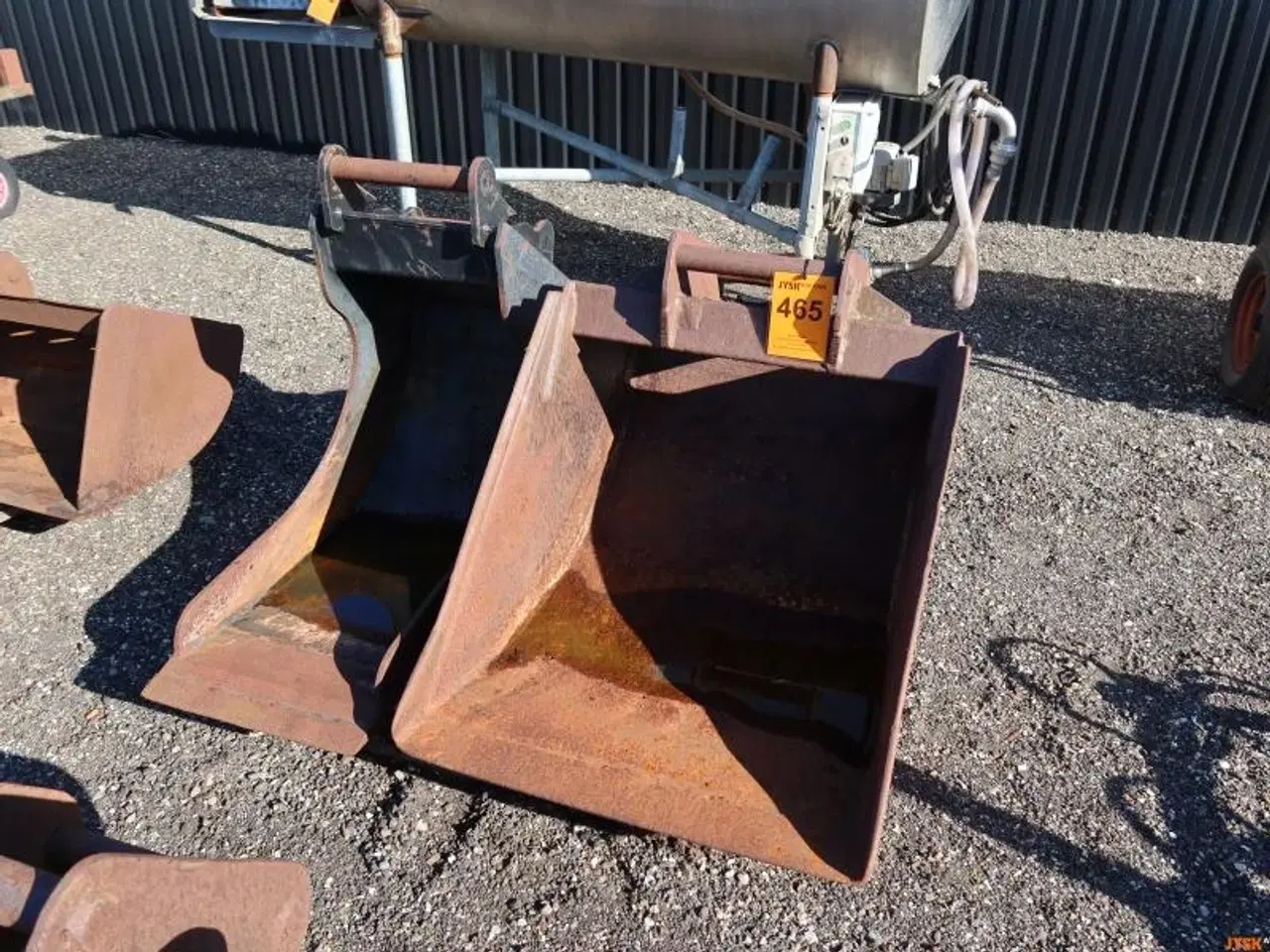 Billede 1 - GRAVESKOVLE.