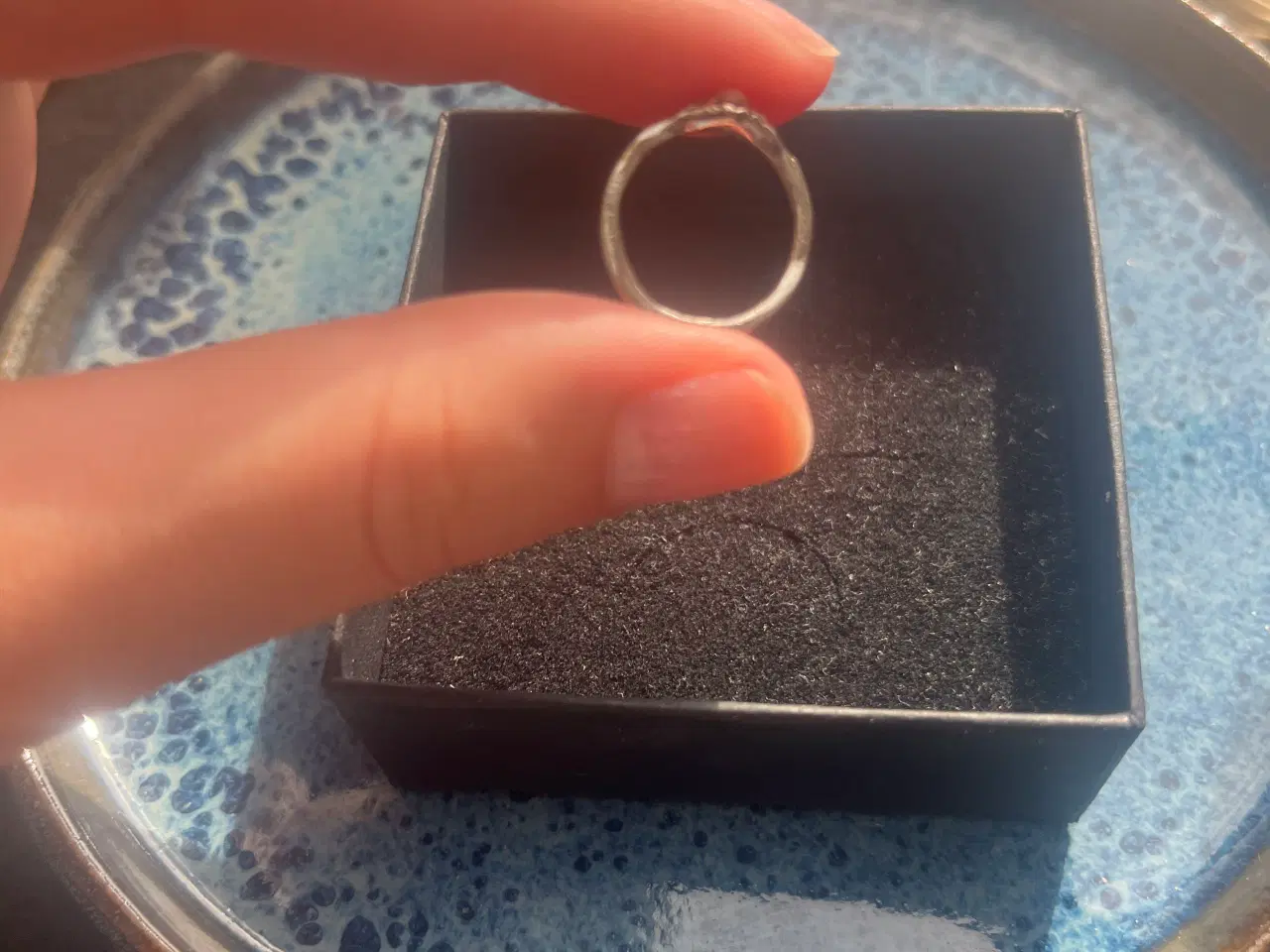 Billede 4 - Sølv Ring med oxideret design