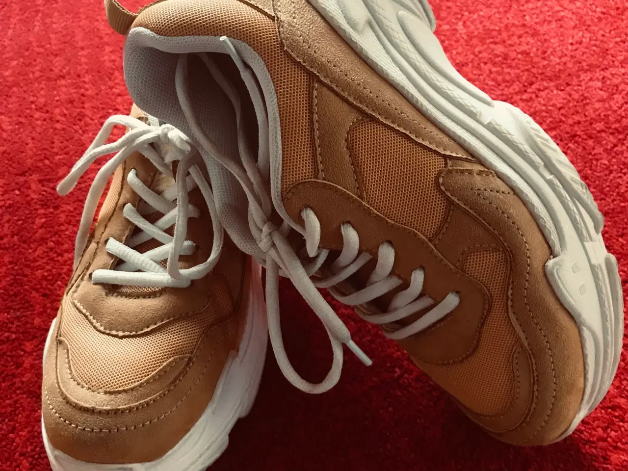 Billede 1 - Smarte Duffy Sneakers str. 39