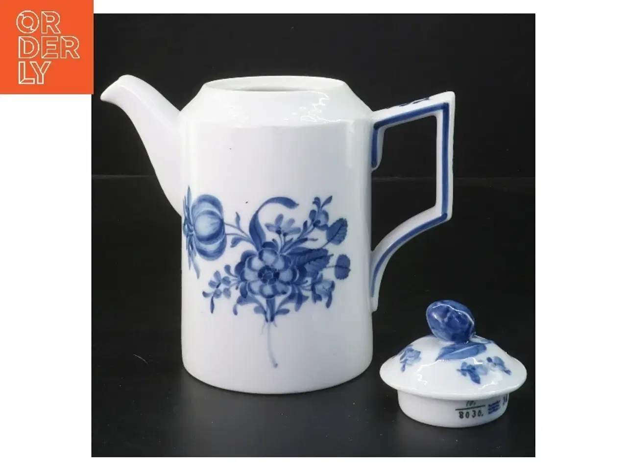 Billede 2 - Porcelænskande med blå blomst motiv, Royal Copenhagen (str. 17 cm) fra Royal Copenhagen