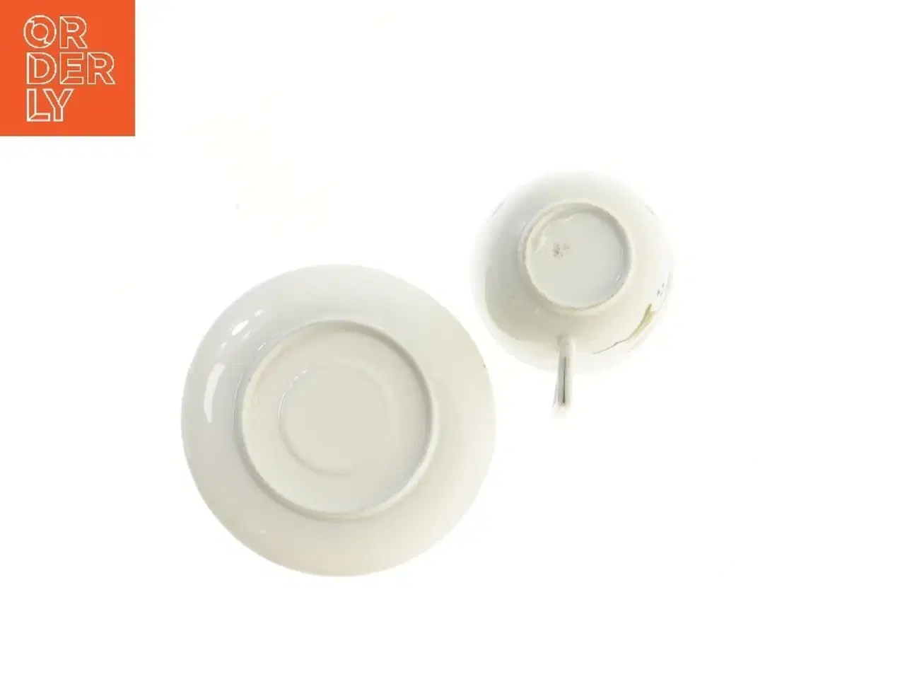 Billede 2 - Sæt af fire blomstrede te-kopper med tallerkener (str. Ø 13,5 og 5,5xØ 9 cm)