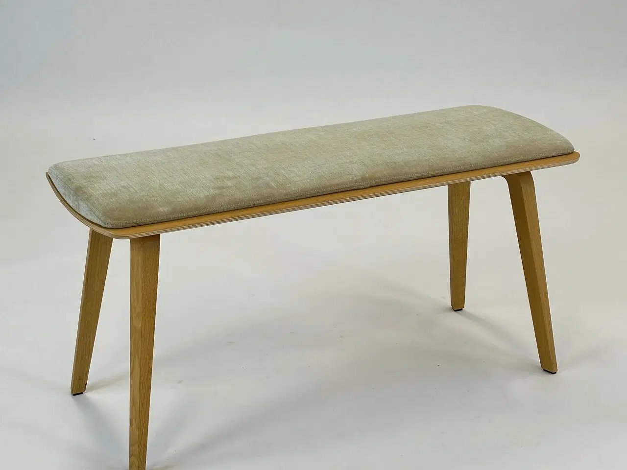 Billede 1 - Elegant Bænk i Egetræ m. Sædepolstring