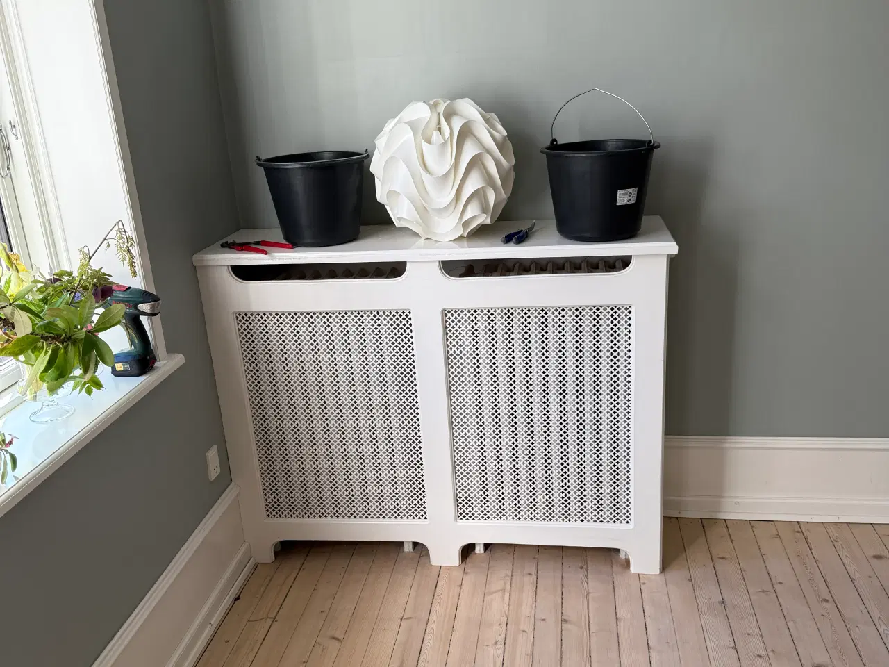 Billede 2 - Hvide radiatorskjuler