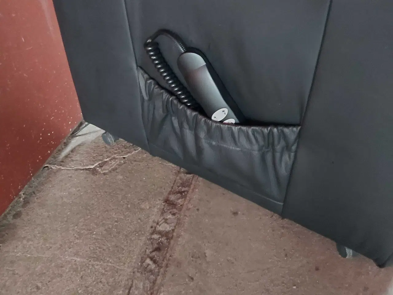 Billede 9 - Ægte læder løftestol / sædeløft. I perfekt stand. 