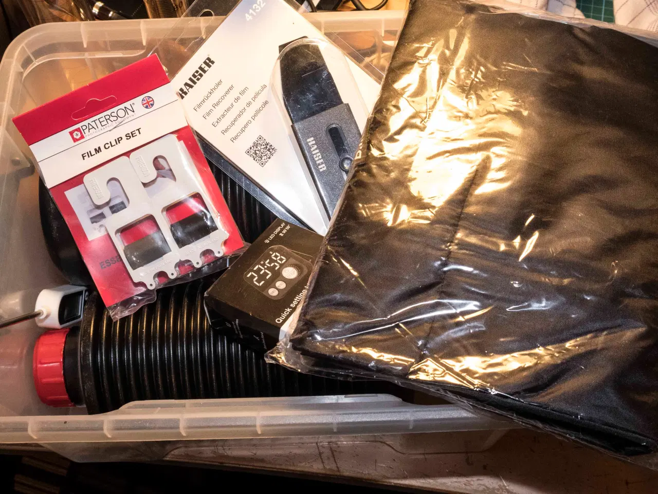 Billede 1 - Foto-Fremkalder kasse. Mørkekammerpost(67x75cm )..