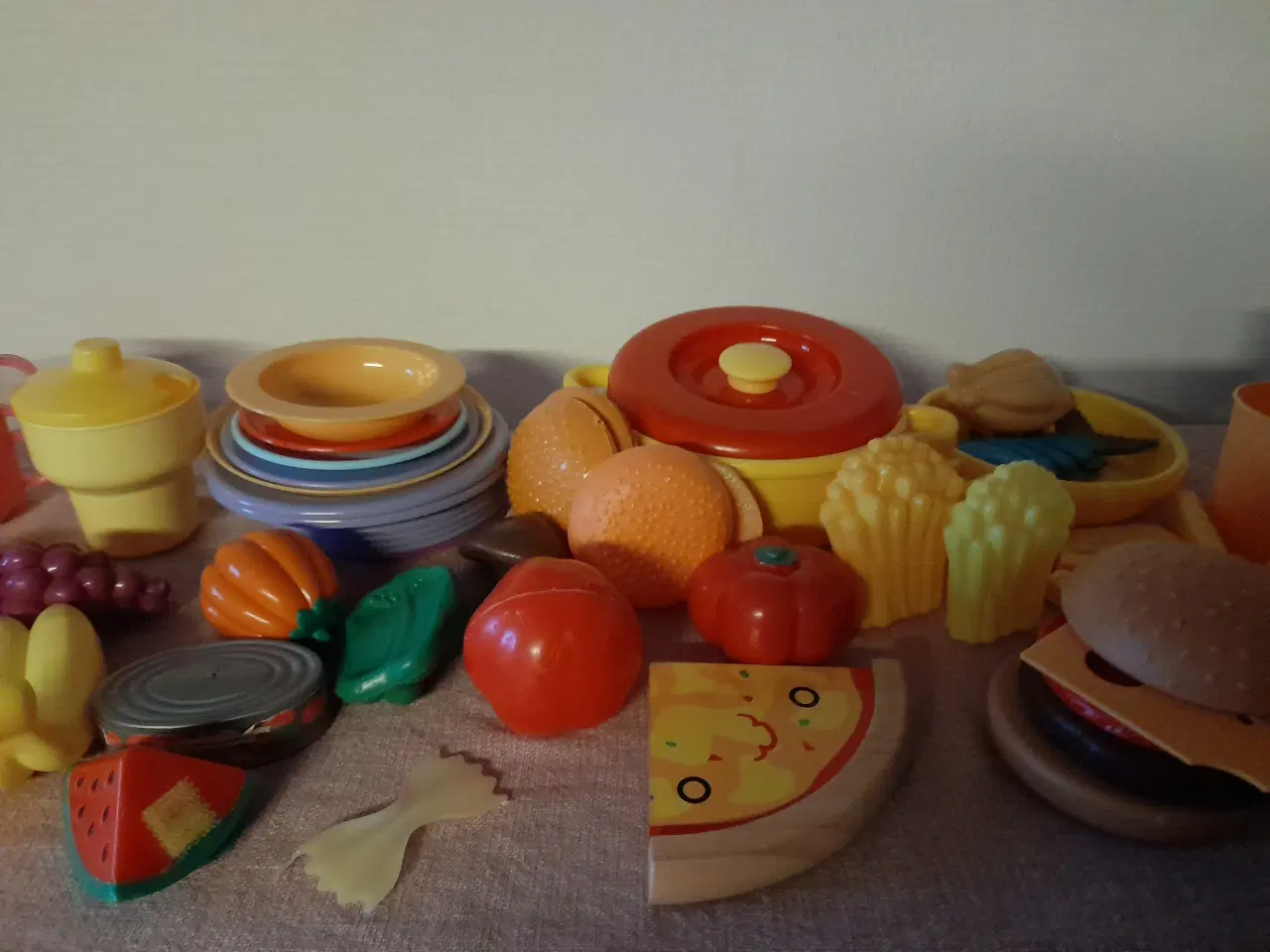 Billede 6 - Legemad og køkkenudstyr ( 75 dele).