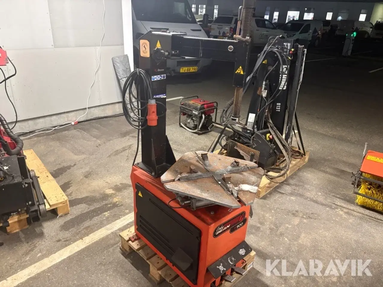 Billede 2 - Dækmaskine John Bean T900