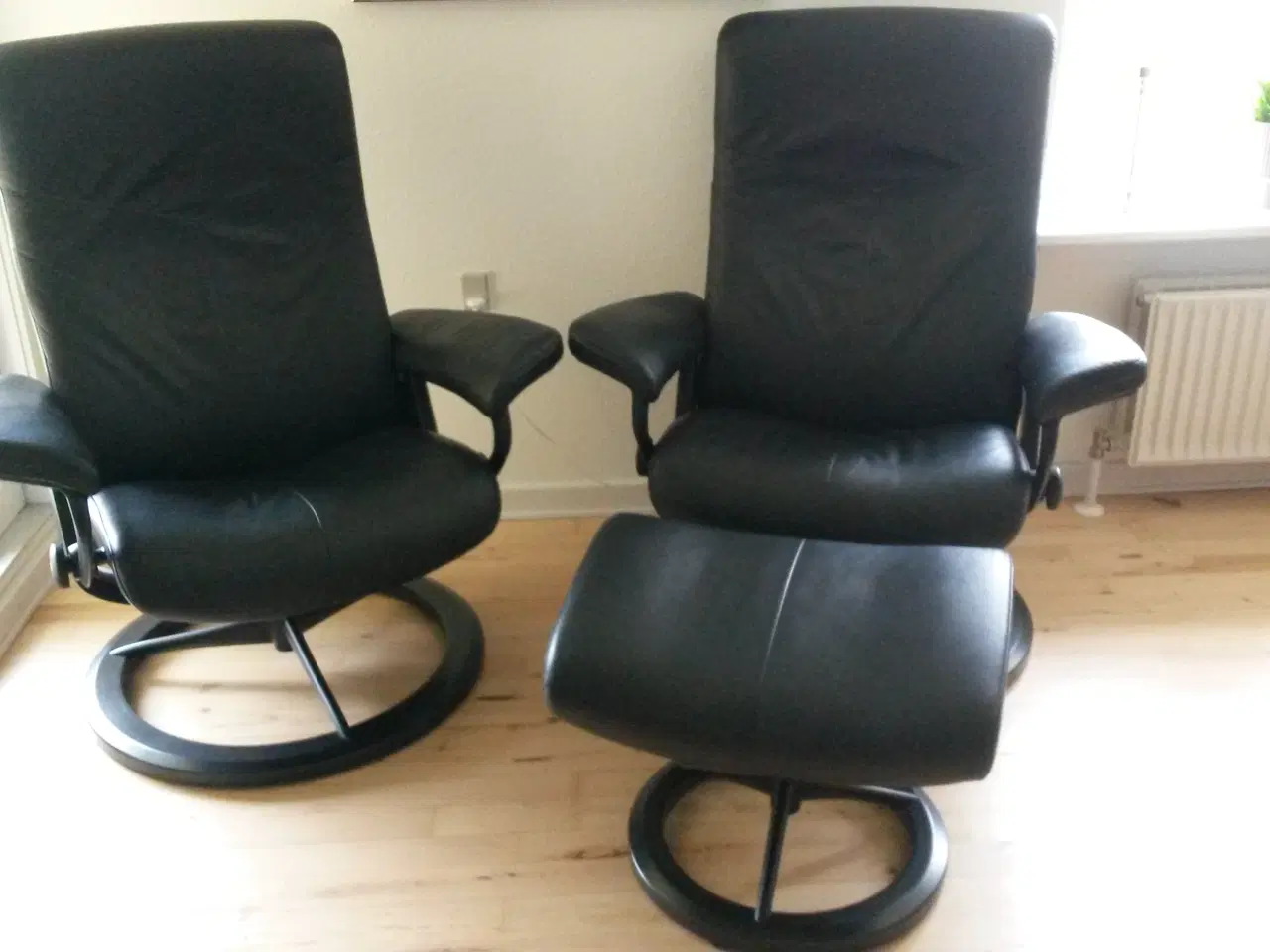 Billede 1 - 2 stressless dover i sort og på sort signatur stel