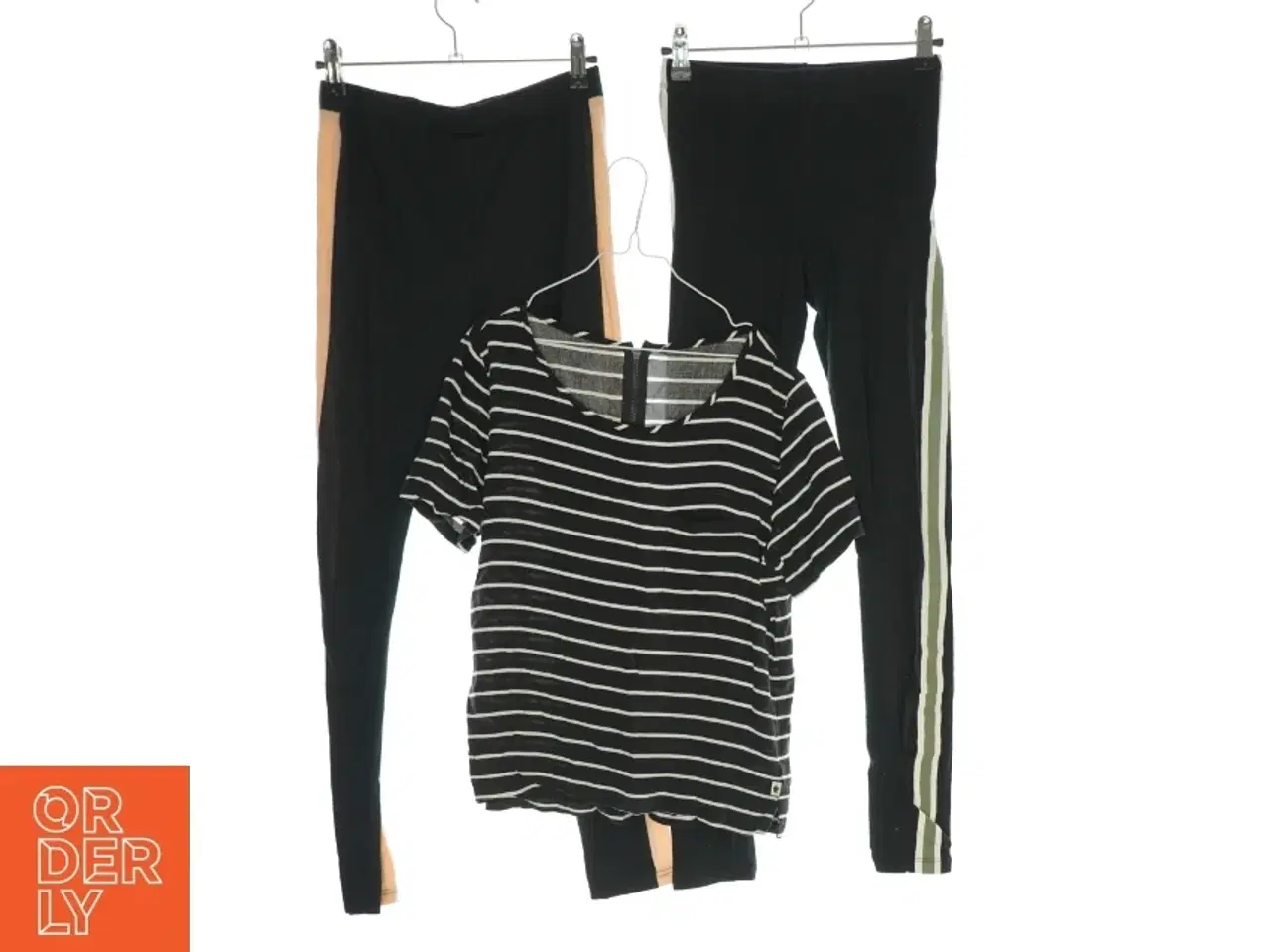 Billede 1 - 2 par bukser og en t shirt