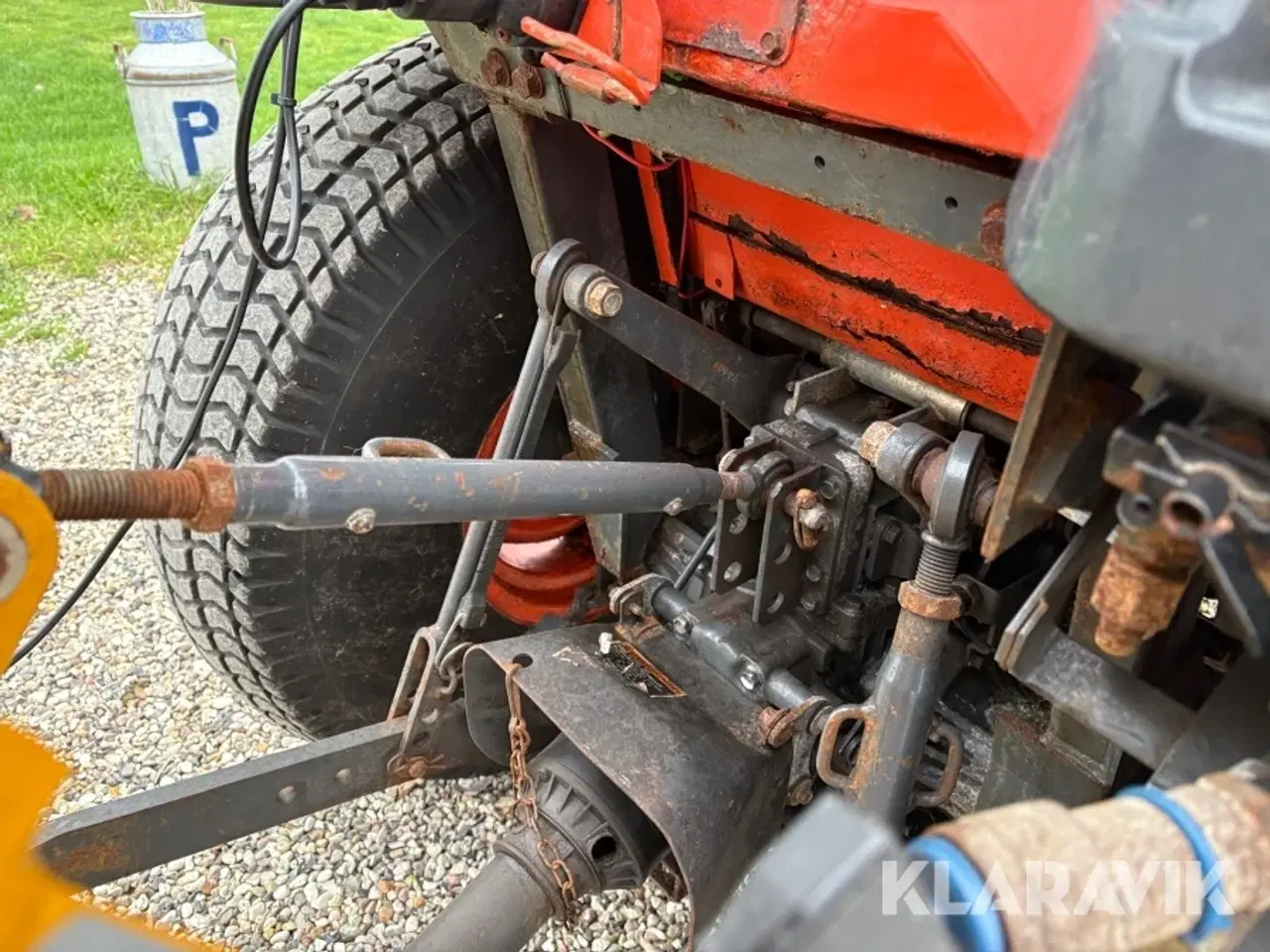 Billede 8 - Traktor Kubota STV36 med kost, saltspreder og sneplov