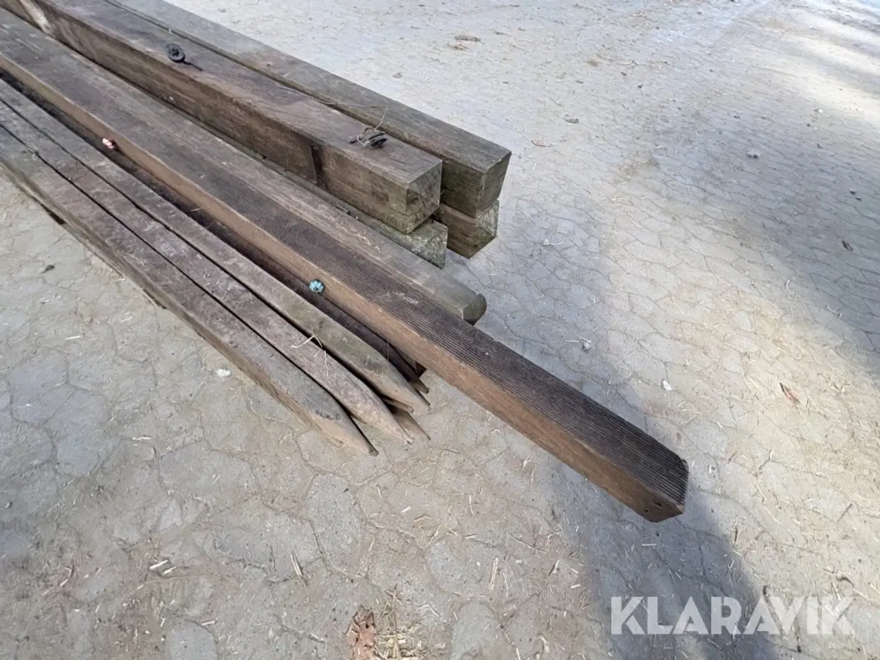 Billede 10 - Stolper og hegnslåger assorteret