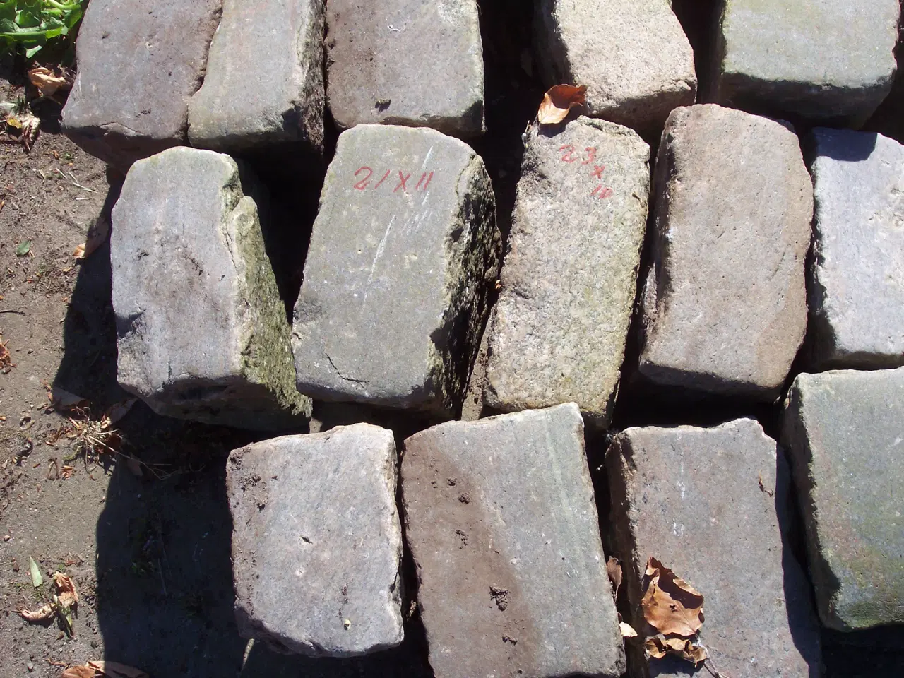 Billede 1 - Granit brosten med slidte overfjade ca. 55 stk 