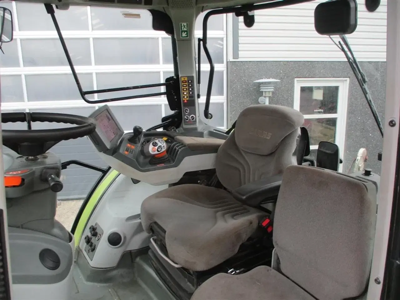 Billede 5 - CLAAS ARION 650 C-Matic med frontlæsser, frontlift og frontPTO