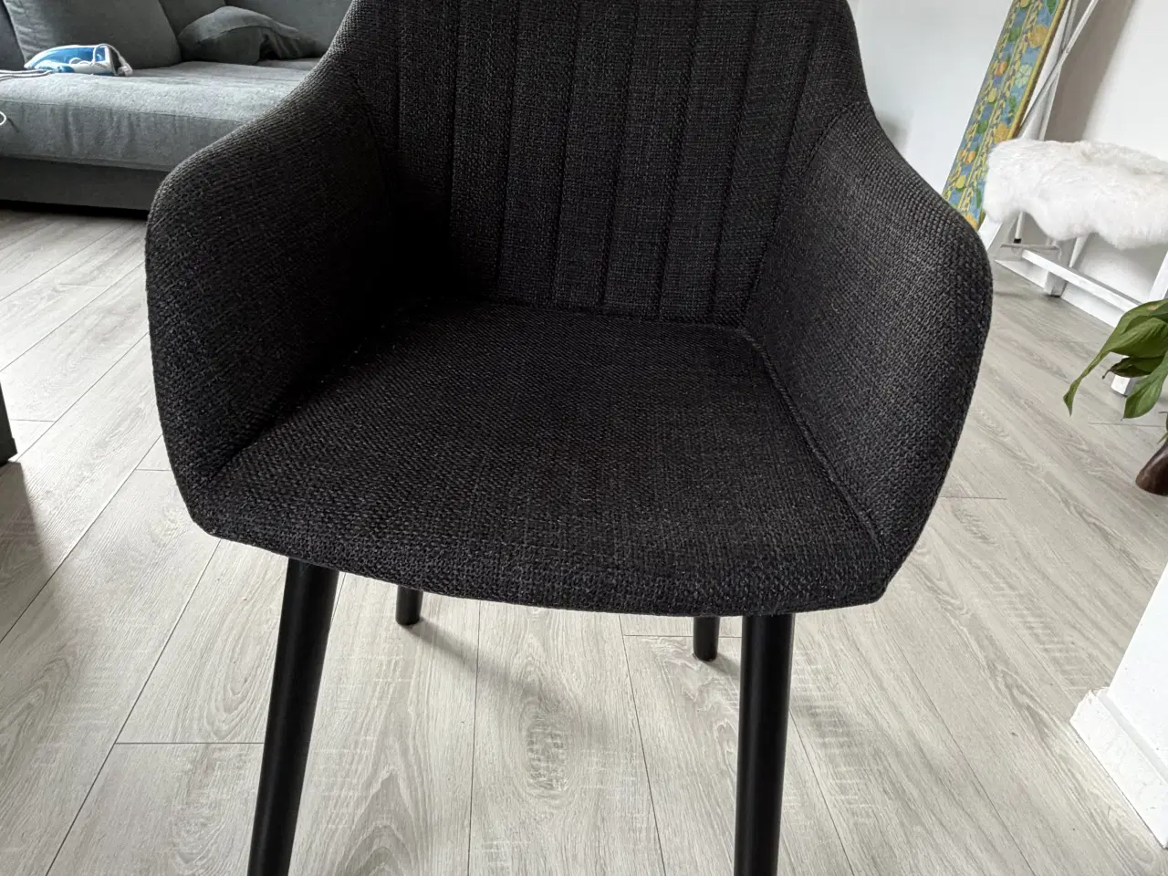 Billede 6 - Stort spisebord i træ med sorte ben