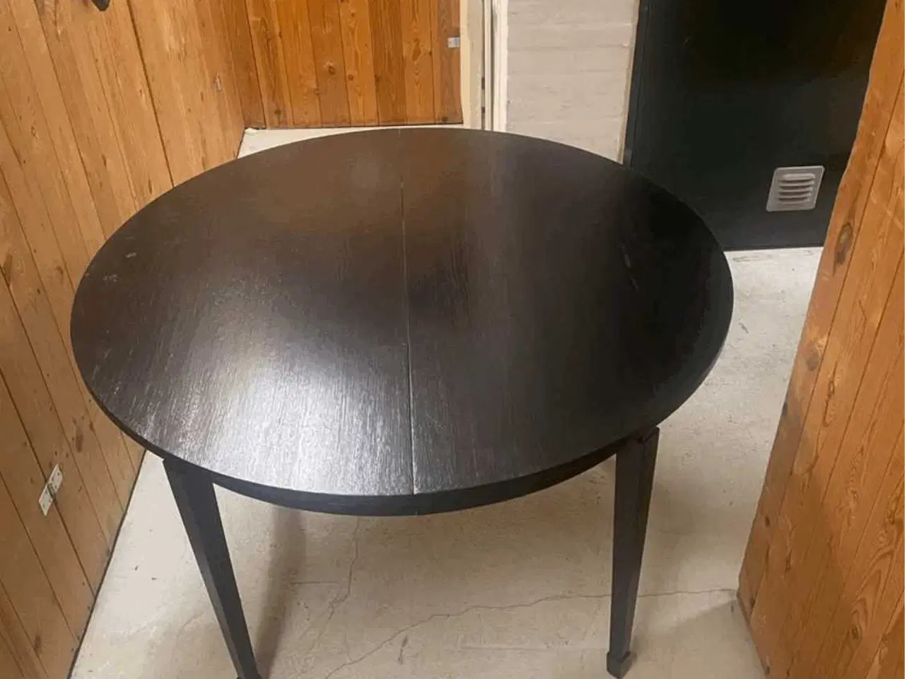 Billede 1 - Sortmalet spisebord m. Tillægsplade