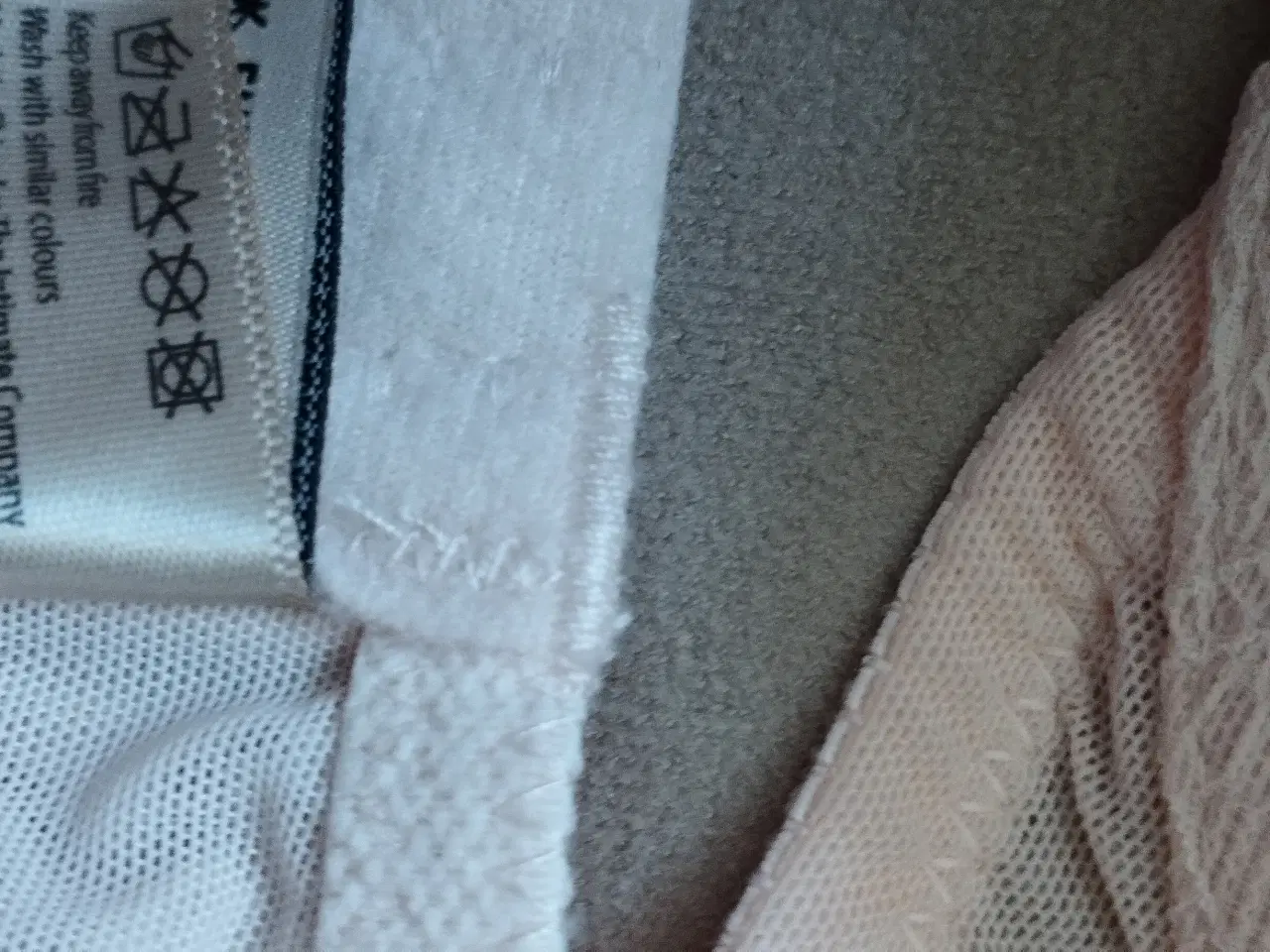 Billede 8 - 2 BH  med bøjler, HUNKEMÖLLER str. 75 F G og BRITH