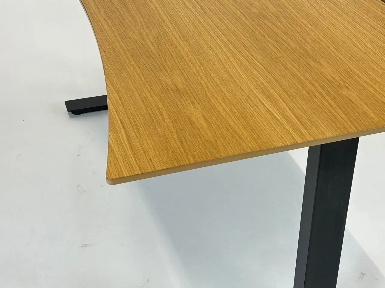 Billede 5 - Linak Hæve/sænkebord – Natur/Sort Stel 140x90cm