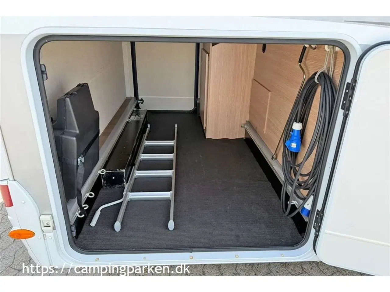 Billede 13 - 2017 - SunLight   Brugt autocamper med queensbed, sænkeseng og automatgear