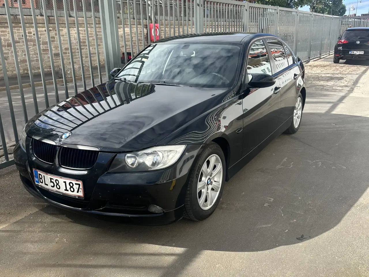 Billede 2 - BMW 320d Shadow Line – Manuel – Ny motor/kæde