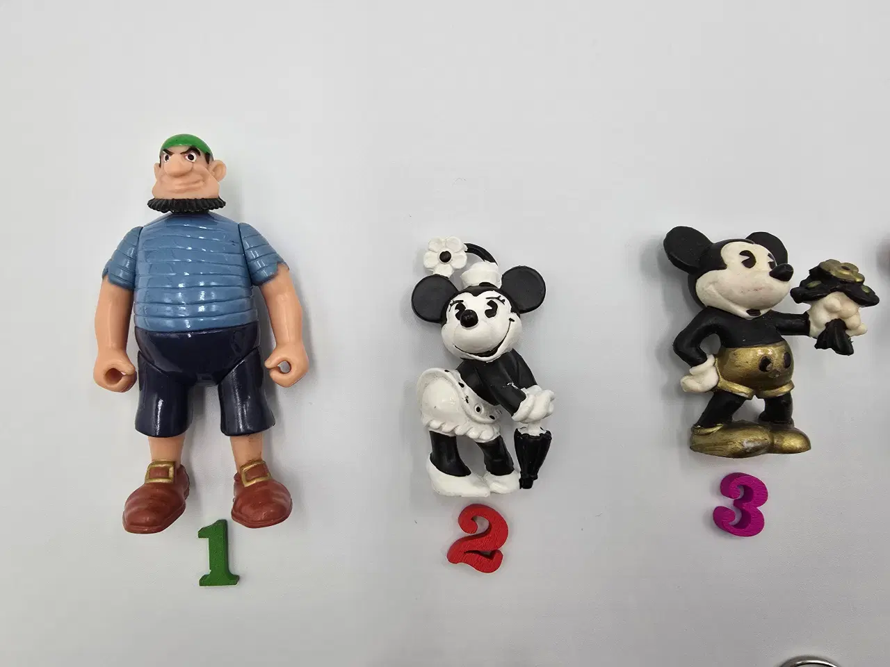 Billede 2 - Disney figurer sælges til 20,- pr. stk.