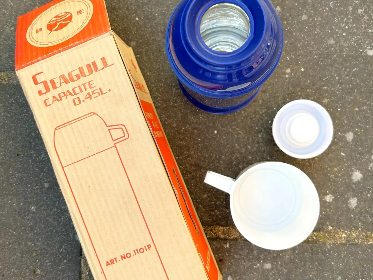 Billede 3 - Ubrugt, blå termokande med kop