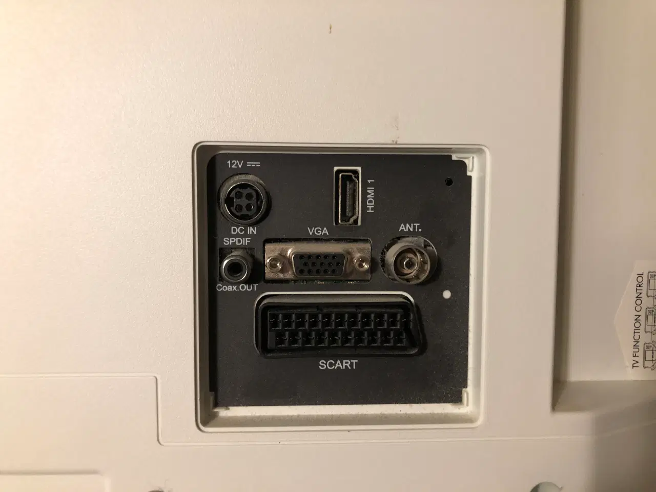 Billede 10 - 22" LCD TV med indbygget DVD afspiller og vægbesla