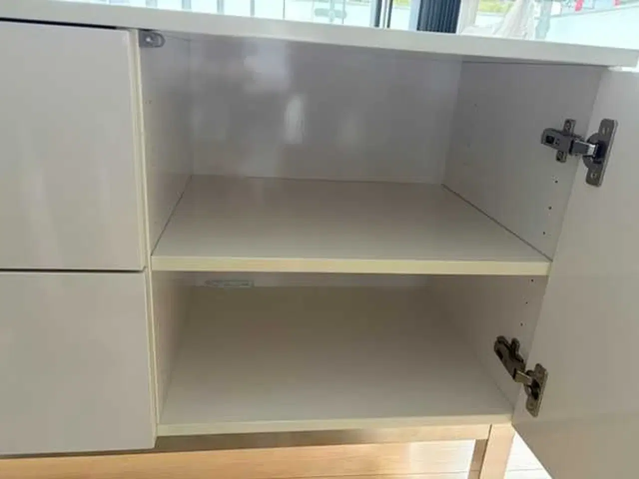 Billede 7 - ILVA skænk hvid højglans