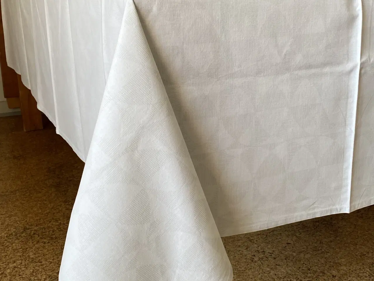 Billede 1 - Dug til spisebord 