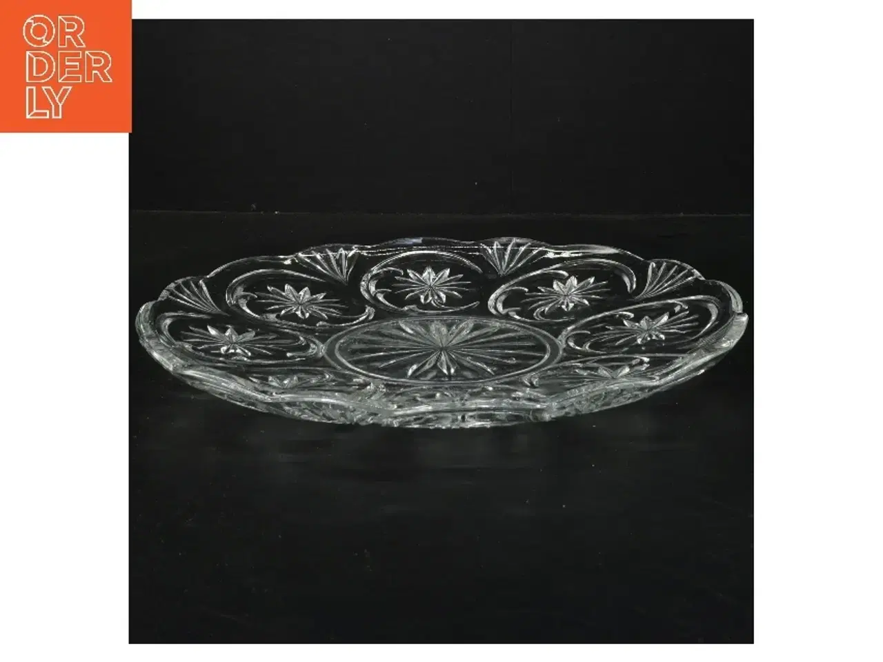 Billede 1 - Glasfad med udsmykning (str. Ø 28,5 cm)