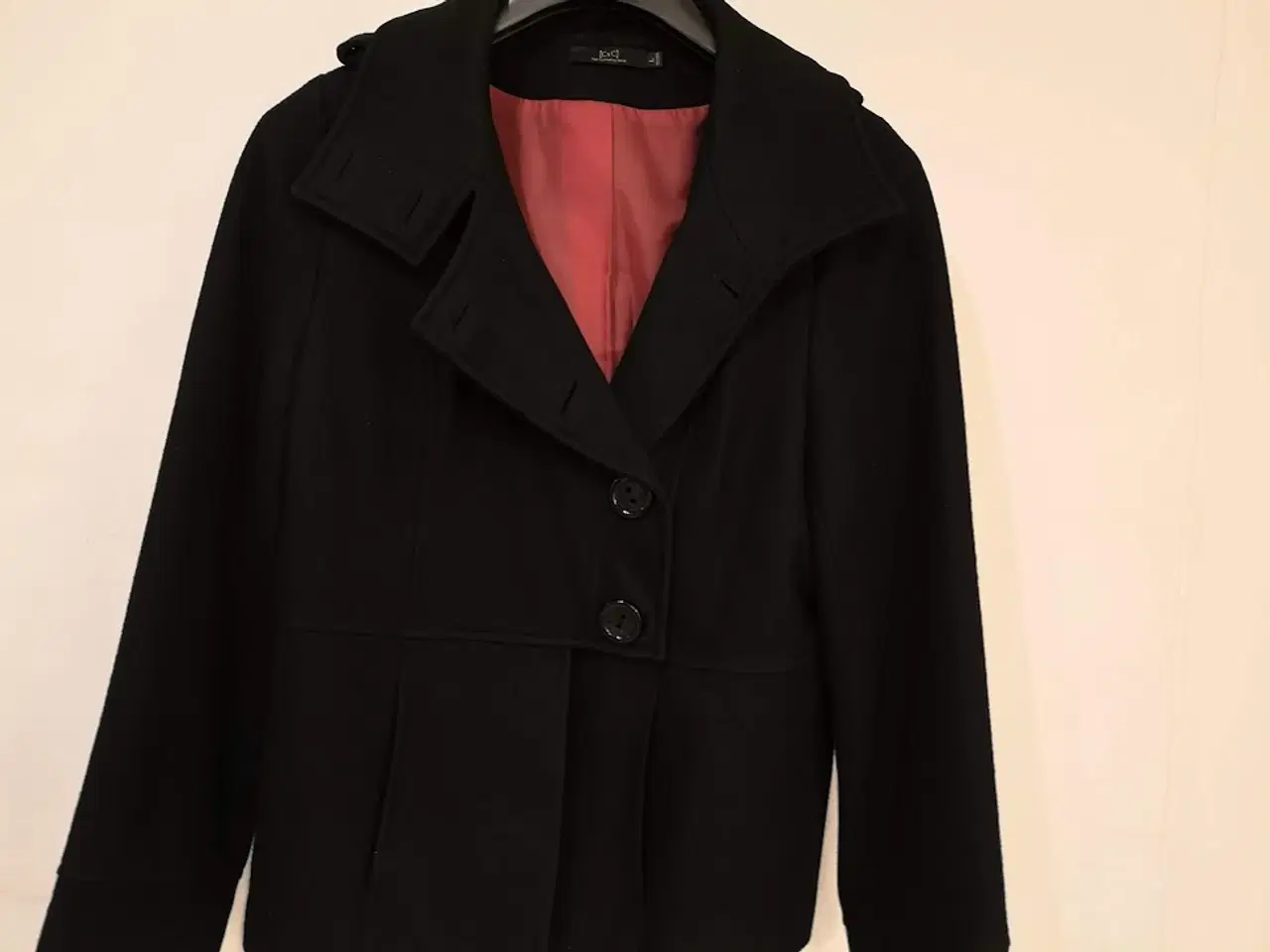 Billede 1 - Dejlig jakke i uld.