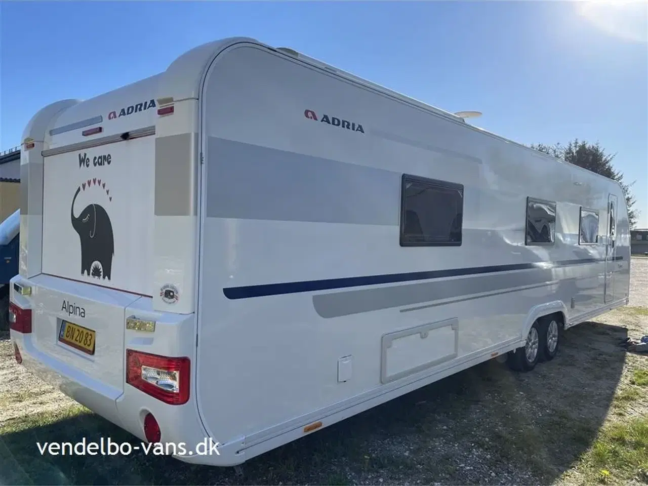 Billede 2 - 2016 - Adria Alpina 903 HT   ALDE varmesystem - Endekøkken og Ende toilet