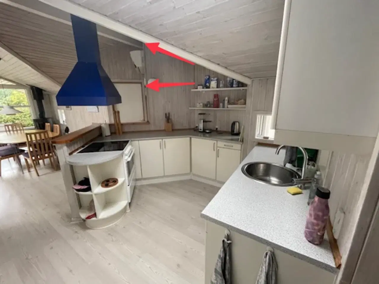 Billede 5 - Hvidt, lille køkken