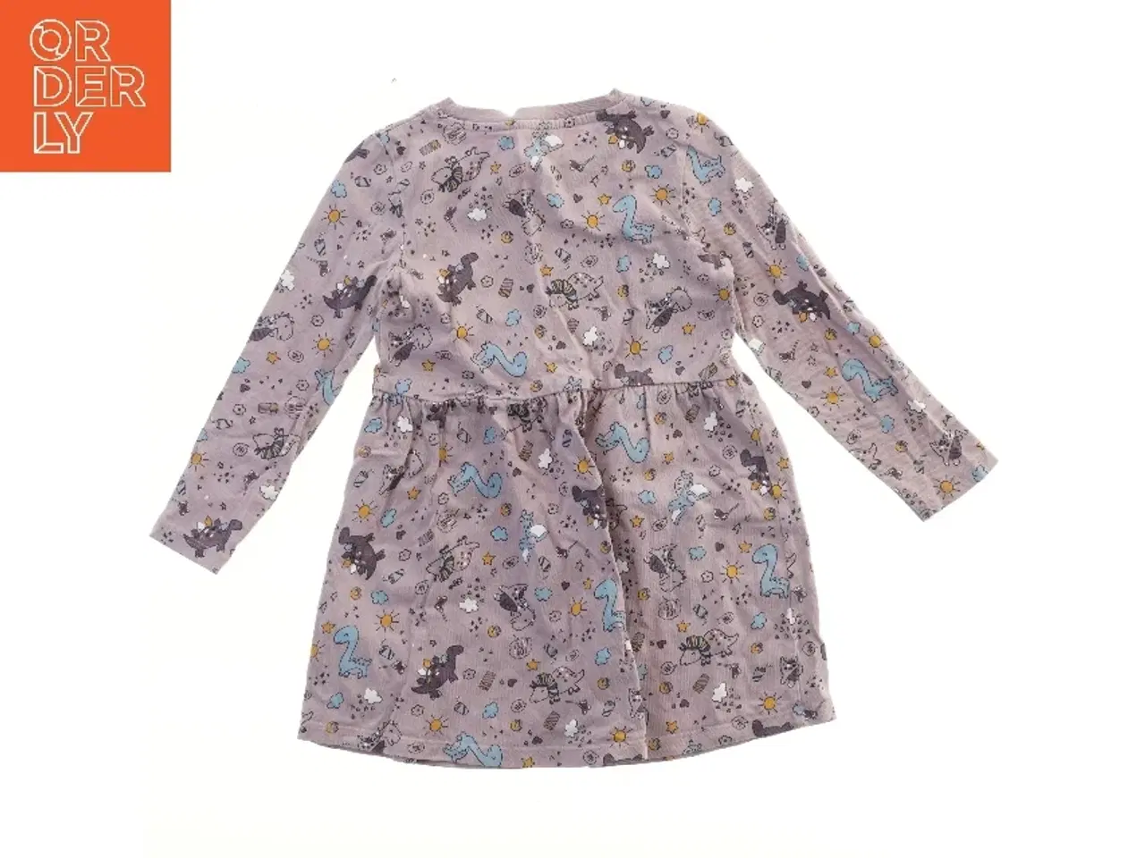 Billede 2 - Børnekjole med dinosaurer fra Basic needs (str. 98)