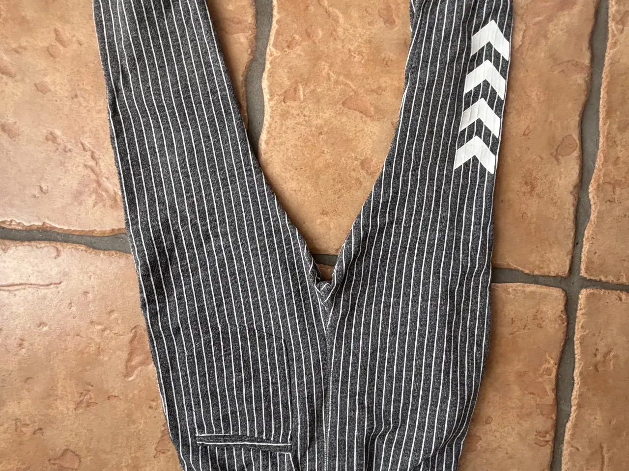 Billede 16 - Petit by Sofie Schnoor bukser str. 104