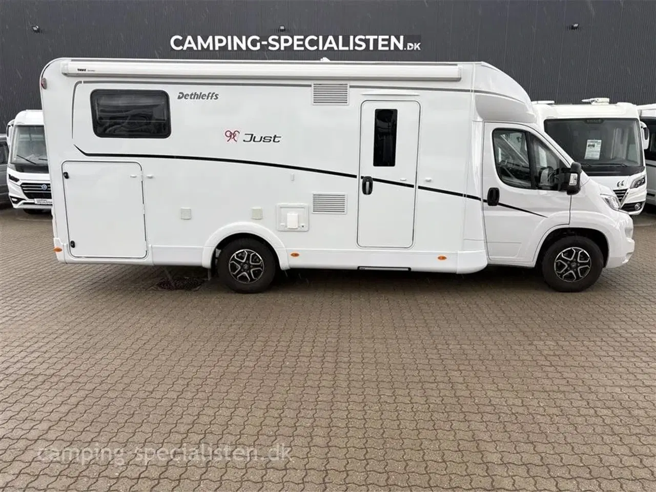 Billede 1 - 2022 - Dethleffs Just T 7052 EB - 90 Year   Dethleffs Just T 7052 EB - 90 Year 2022 - Se den nu hos Camping-Specialisten.dk