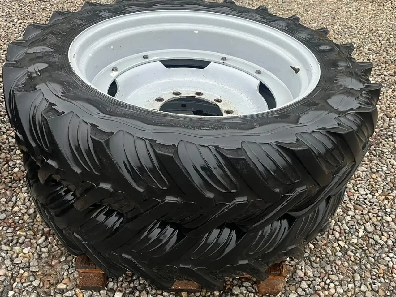 Billede 5 - NDI 14.9R46 og 12,4R36 Komplet sæt