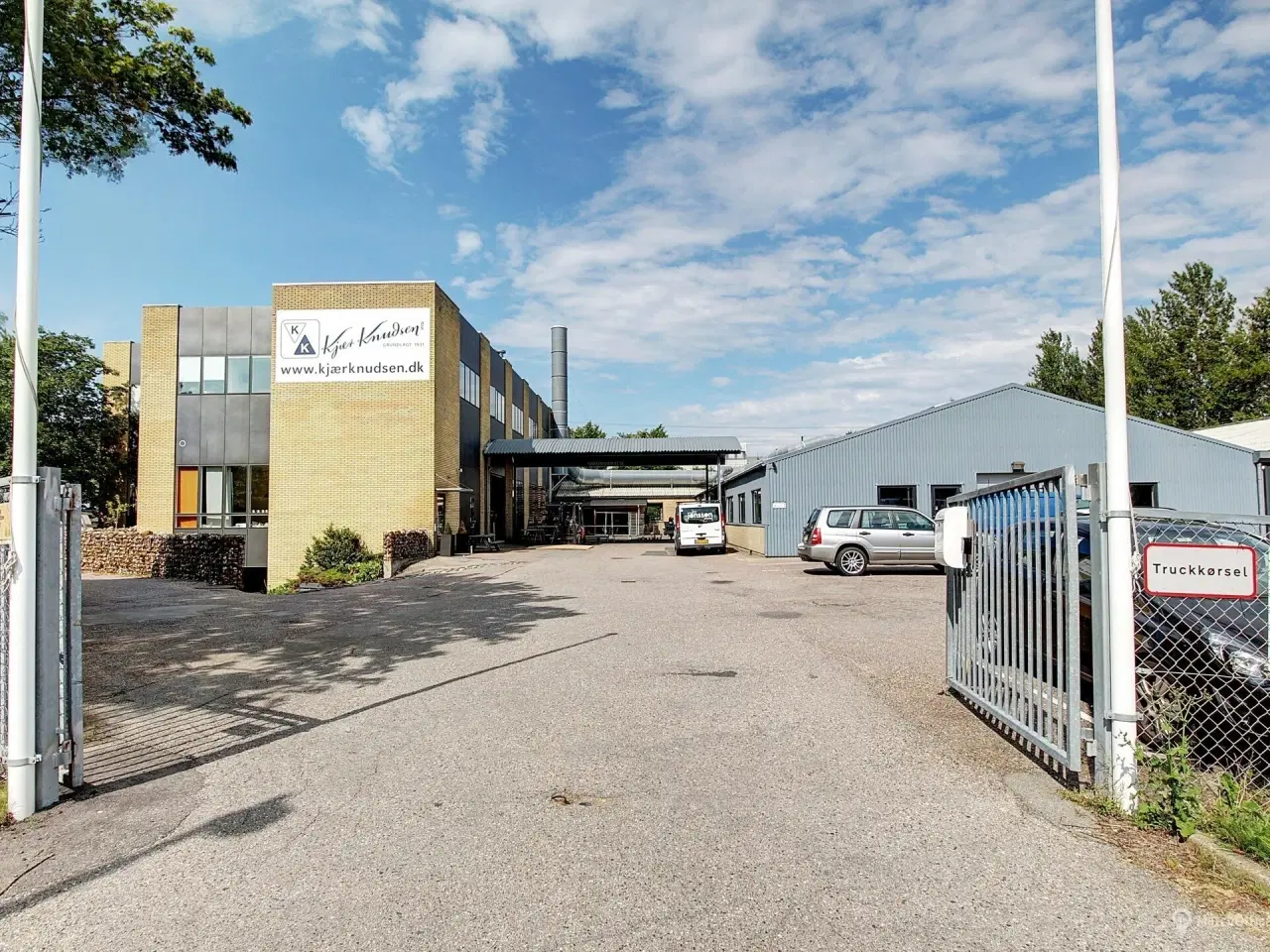 Billede 1 - Pæne kontor- og lagerlokaler samt større udenomsareal